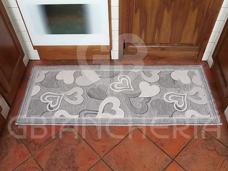 TAPPETO CUORE ANTISCIVOLO 55x190cm – GBiancheria