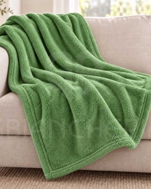 PLAID IN PILE MORBIDO MICROFIBRA MAURICE VERDE
